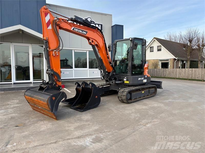 Develon DX63-7 Midi rýpadla 7t - 12t