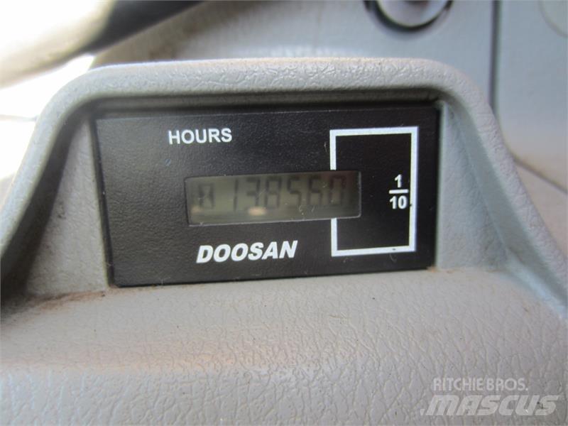 Doosan DX140W-3 Kolová rýpadla