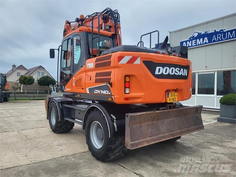 Doosan DX140W-5 Kolová rýpadla