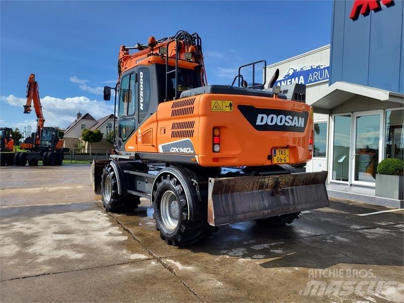 Doosan DX140W-5 Kolová rýpadla