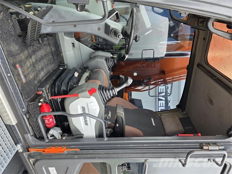 Doosan DX170W-5 Kolová rýpadla