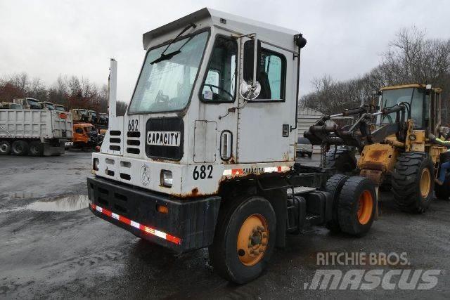 Capacity TJ5000 Terminálový tahač