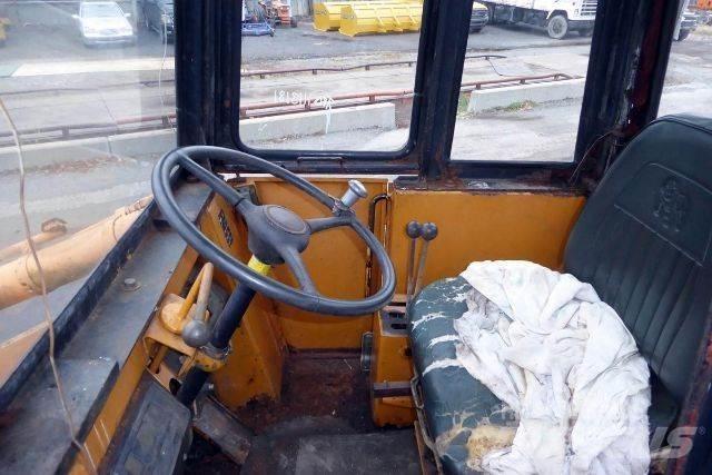 CASE W24B Kolové nakladače