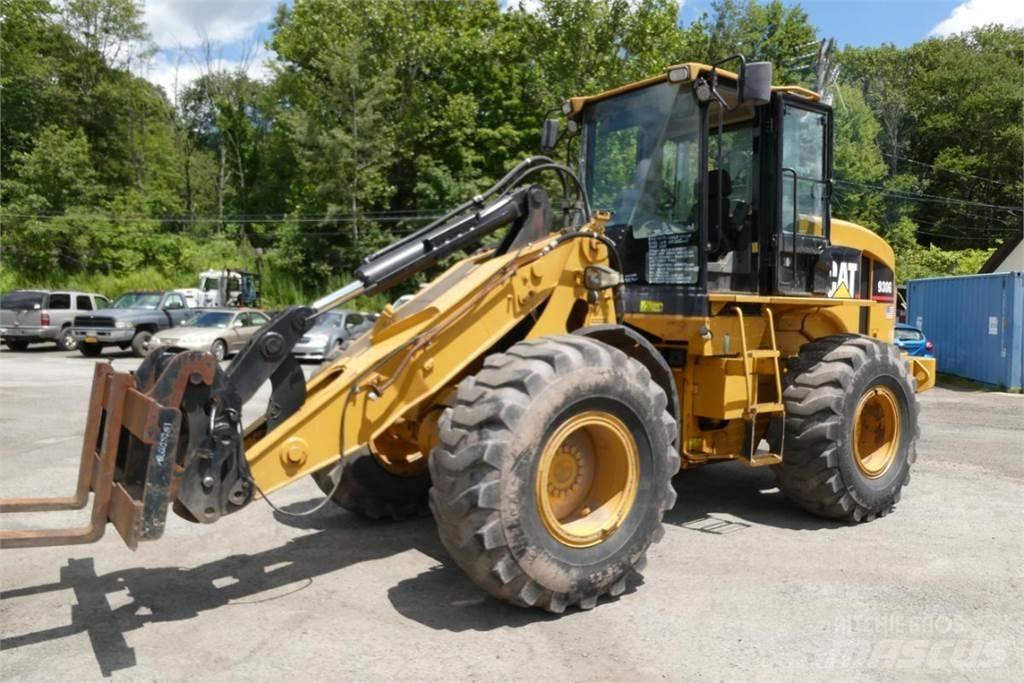 CAT 930G Kolové nakladače