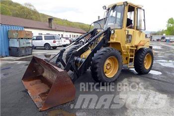 CAT IT12F Kolové nakladače