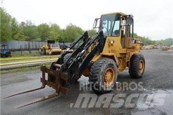 CAT IT28B Kolové nakladače