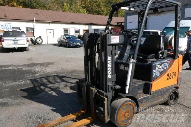 Doosan GC25E-5 Další