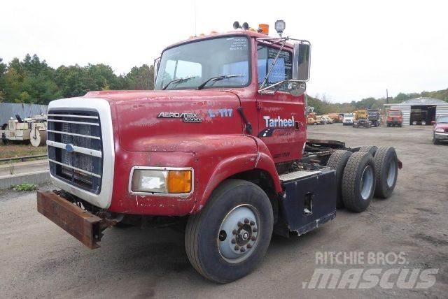 Ford L9000 Nákladní vozidlo bez nástavby