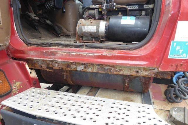 Ford L9000 Nákladní vozidlo bez nástavby