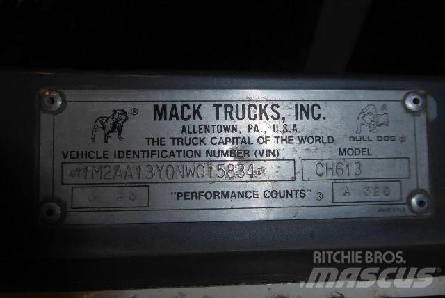 Mack CH613 Nákladní vozidlo bez nástavby