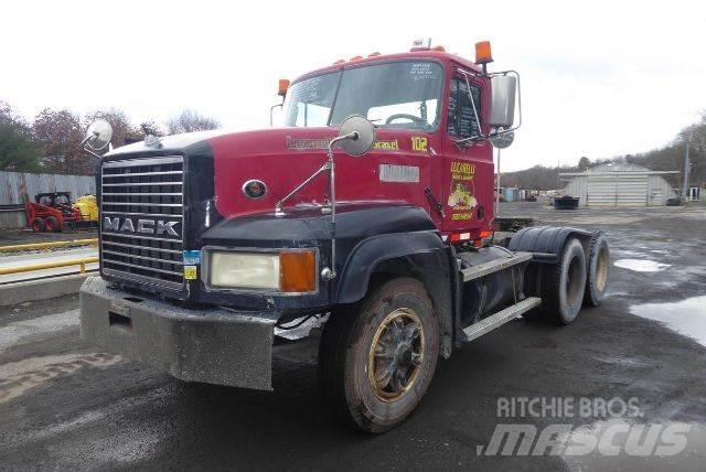 Mack CL713 Nákladní vozidlo bez nástavby