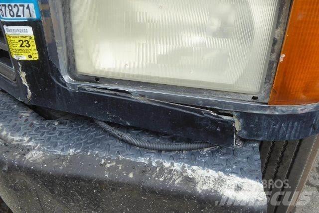 Mack CL713 Nákladní vozidlo bez nástavby