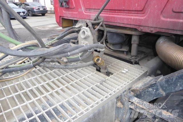 Mack CL713 Nákladní vozidlo bez nástavby