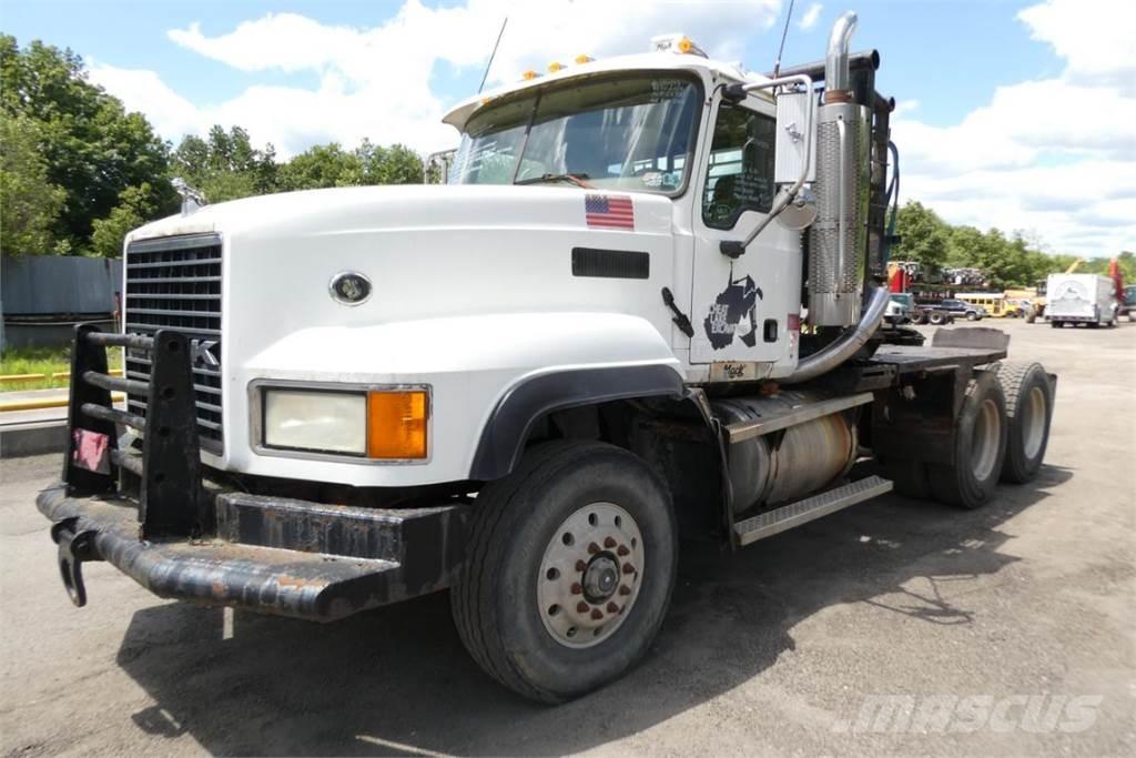Mack CL733 Nákladní vozidlo bez nástavby