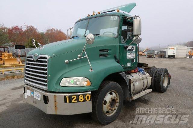 Mack CXN612 Nákladní vozidlo bez nástavby
