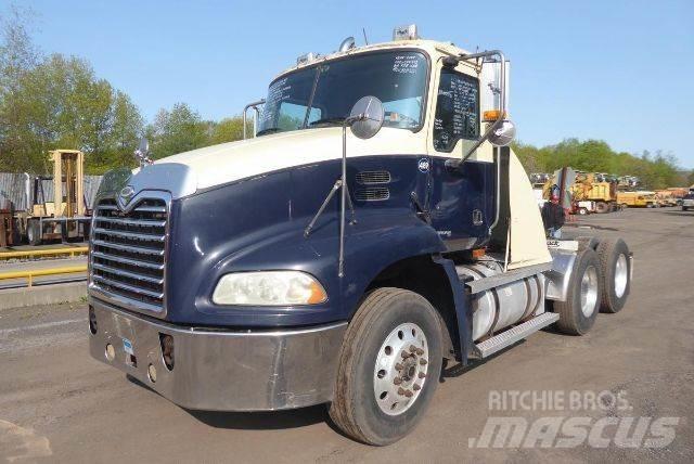 Mack CXN613 Nákladní vozidlo bez nástavby