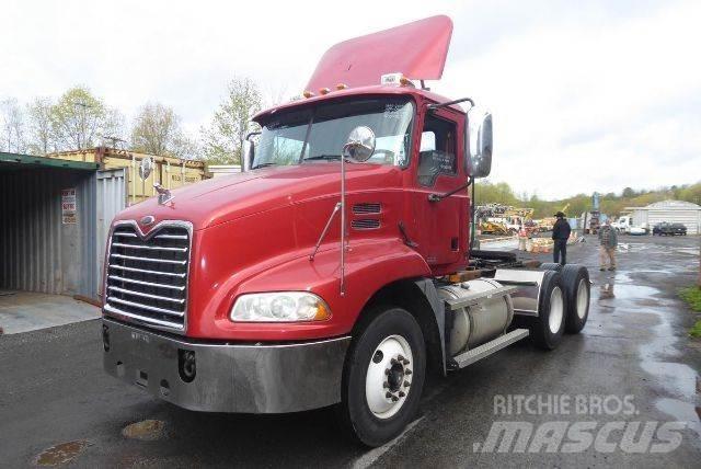 Mack CXN613 Nákladní vozidlo bez nástavby