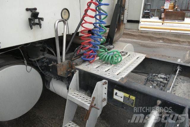 Mack CXU613 Tahače