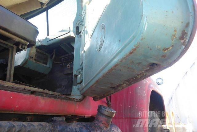 Mack R611 Nákladní vozidlo bez nástavby
