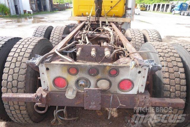 Mack RD688S Nákladní vozidlo bez nástavby