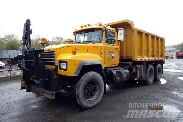 Mack RD690S Sklápěče