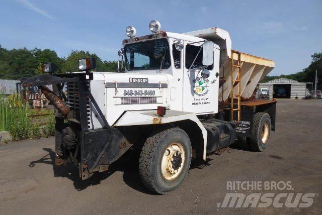 Oshkosh P18232 Nákladní vozidlo bez nástavby