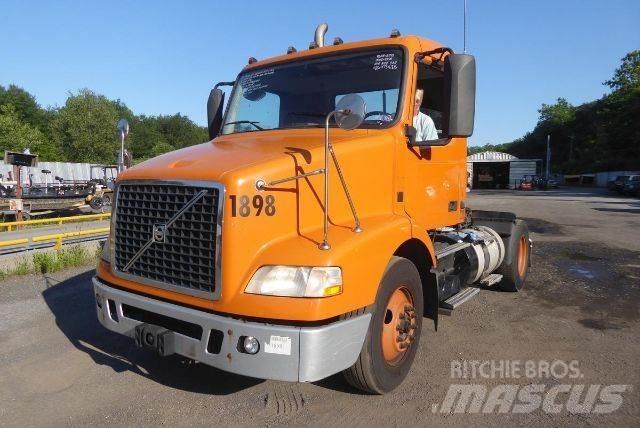 Volvo VNM42T Nákladní vozidlo bez nástavby