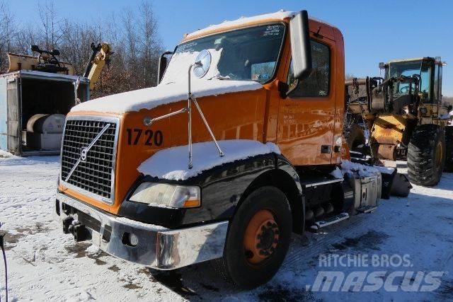Volvo VNM42T Nákladní vozidlo bez nástavby