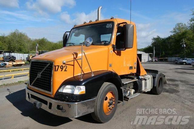 Volvo VNM42T Nákladní vozidlo bez nástavby