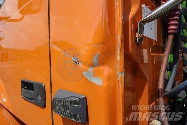 Volvo VNM42T Nákladní vozidlo bez nástavby