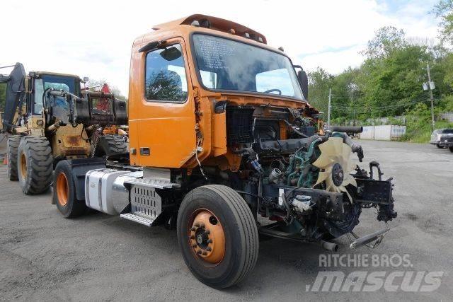 Volvo VNM42T Nákladní vozidlo bez nástavby