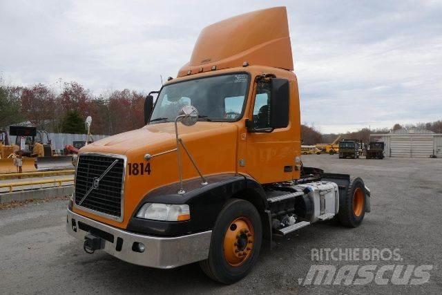 Volvo VNM42T Nákladní vozidlo bez nástavby