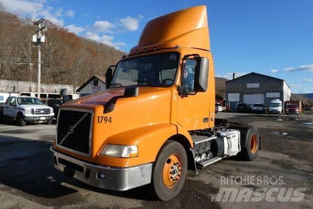 Volvo VNM42T Nákladní vozidlo bez nástavby
