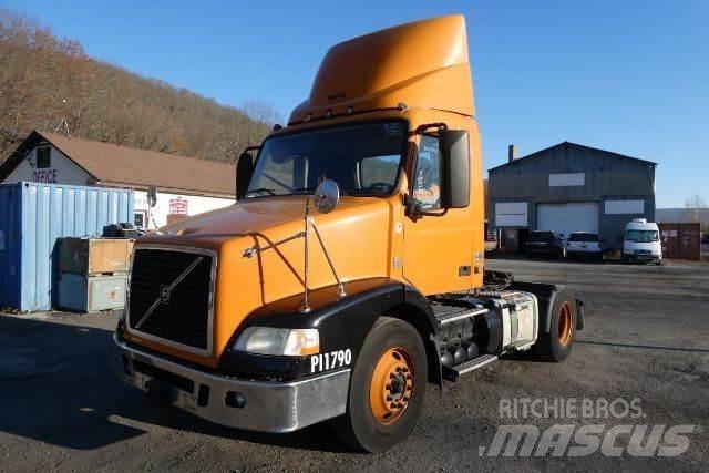 Volvo VNM42T Nákladní vozidlo bez nástavby
