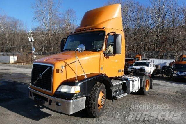 Volvo VNM42T Nákladní vozidlo bez nástavby