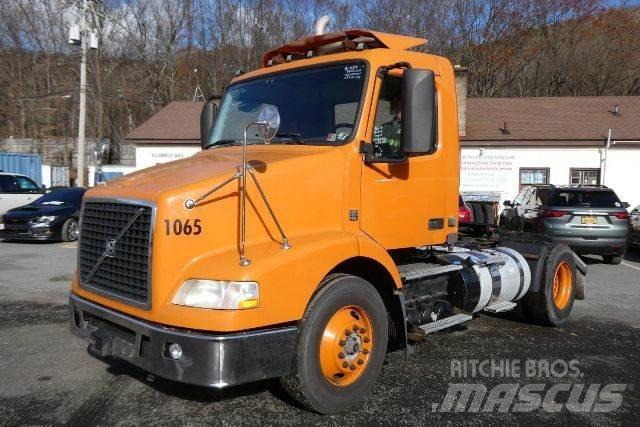 Volvo VNM42T Nákladní vozidlo bez nástavby