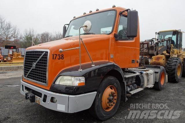 Volvo VNM42T Nákladní vozidlo bez nástavby