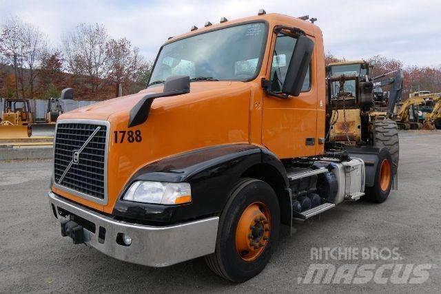 Volvo VNM42T Nákladní vozidlo bez nástavby