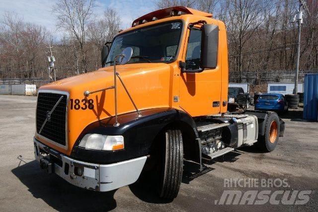 Volvo VNM42T Nákladní vozidlo bez nástavby