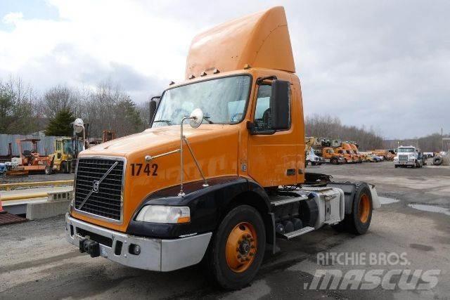 Volvo VNM42T Nákladní vozidlo bez nástavby