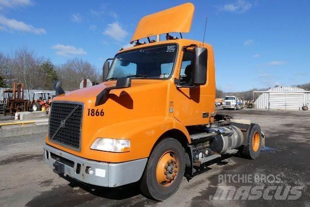 Volvo VNM42T Nákladní vozidlo bez nástavby