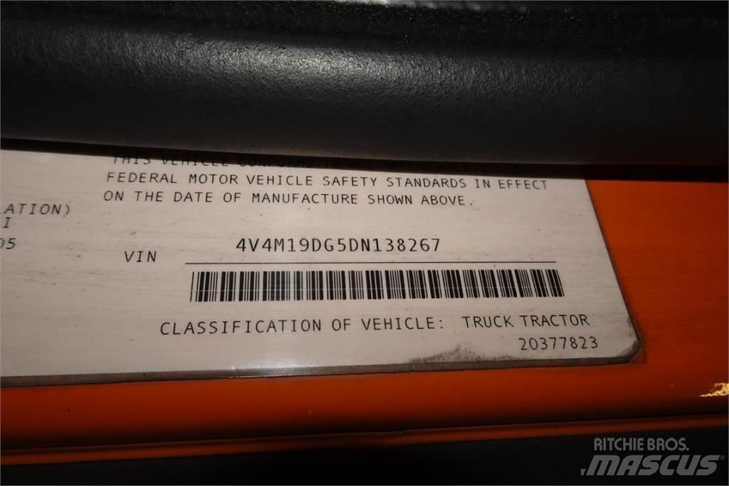 Volvo VNM42T Nákladní vozidlo bez nástavby