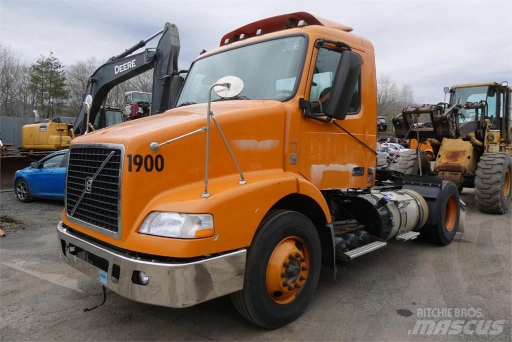 Volvo VNM42T Nákladní vozidlo bez nástavby