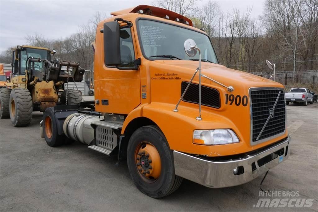 Volvo VNM42T Nákladní vozidlo bez nástavby