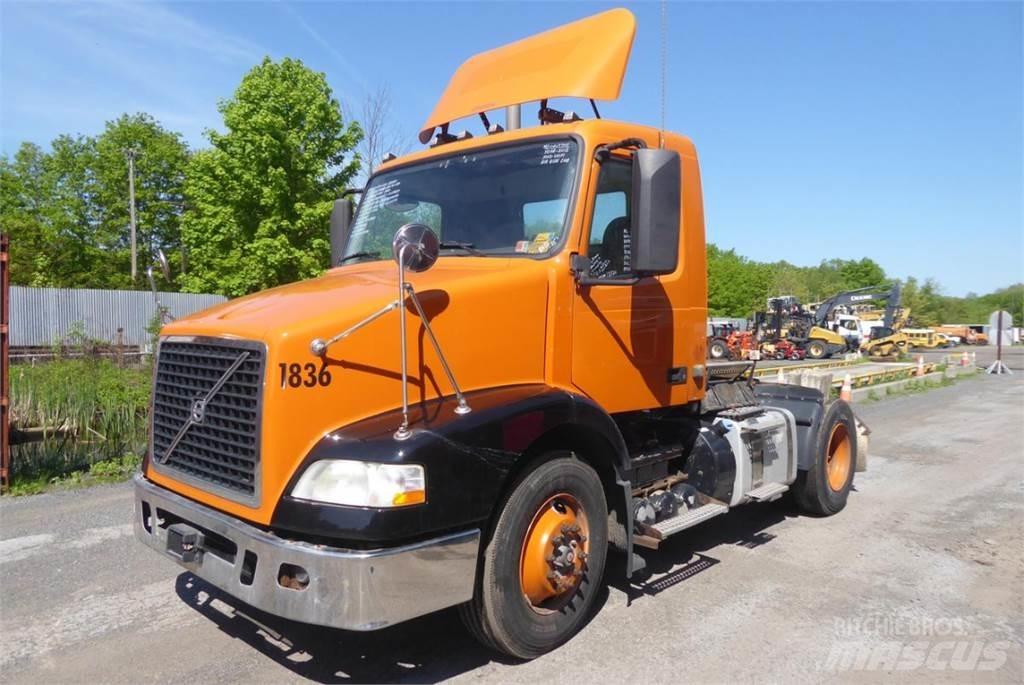 Volvo VNM42T Nákladní vozidlo bez nástavby