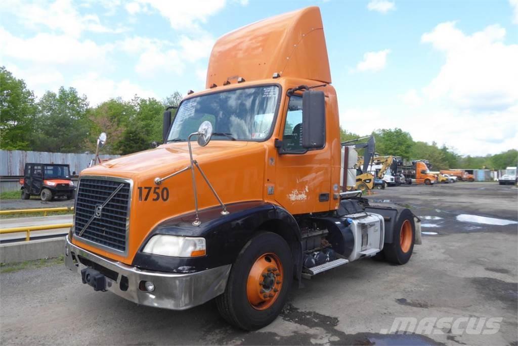 Volvo VNM42T Nákladní vozidlo bez nástavby