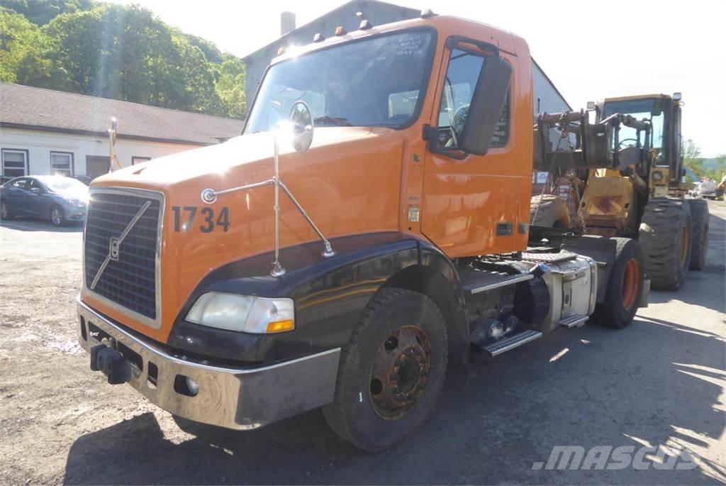Volvo VNM42T Nákladní vozidlo bez nástavby