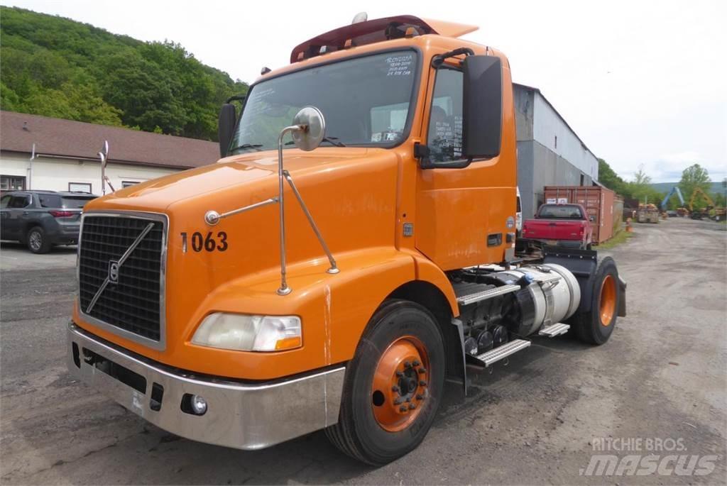Volvo VNM42T Nákladní vozidlo bez nástavby