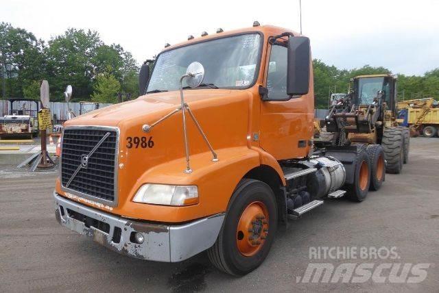Volvo VNM64T Nákladní vozidlo bez nástavby