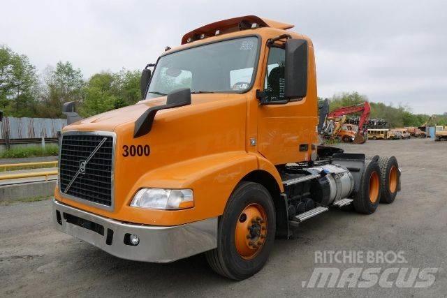 Volvo VNM64T Nákladní vozidlo bez nástavby